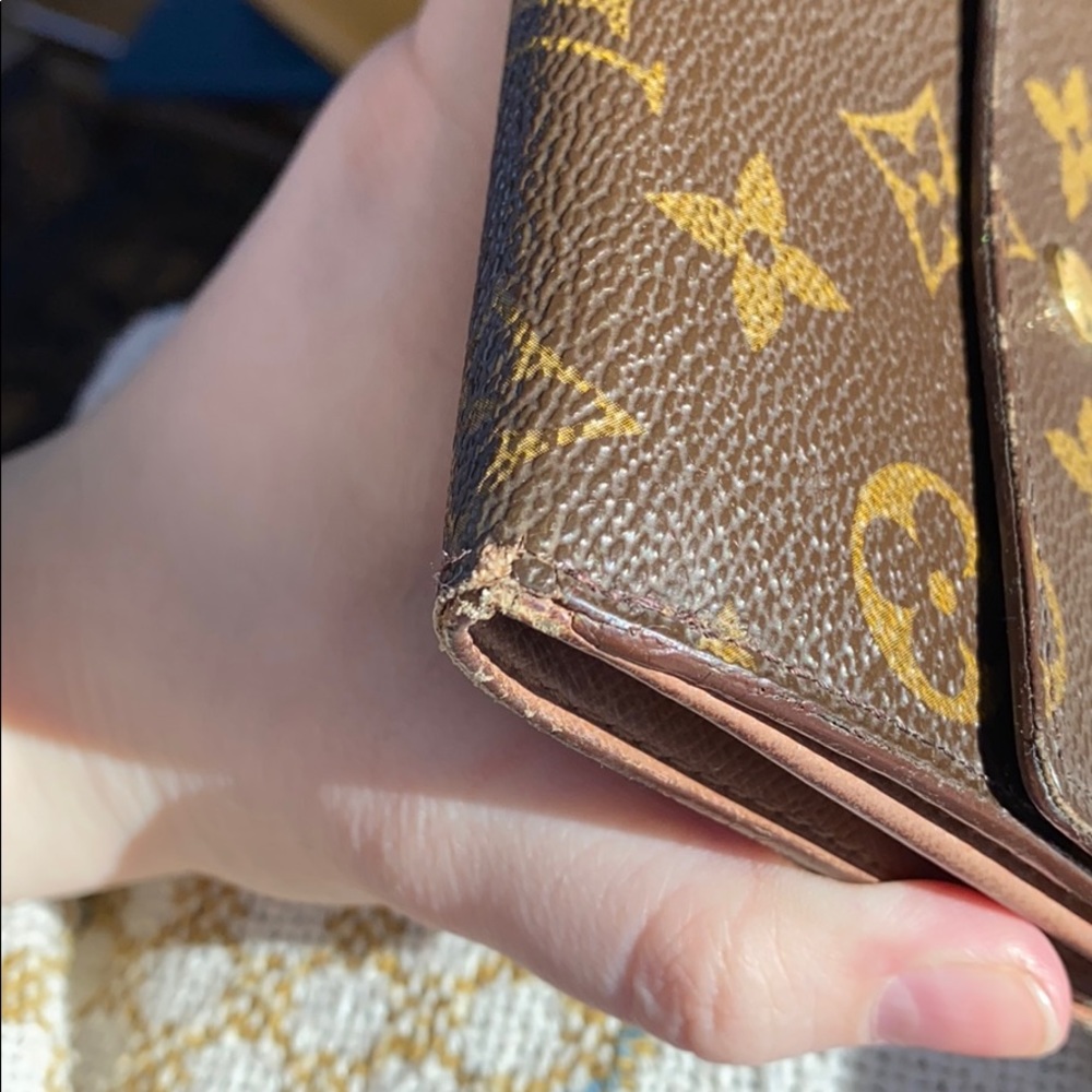 Louis Vuitton Wallet - Picture 8 of 8